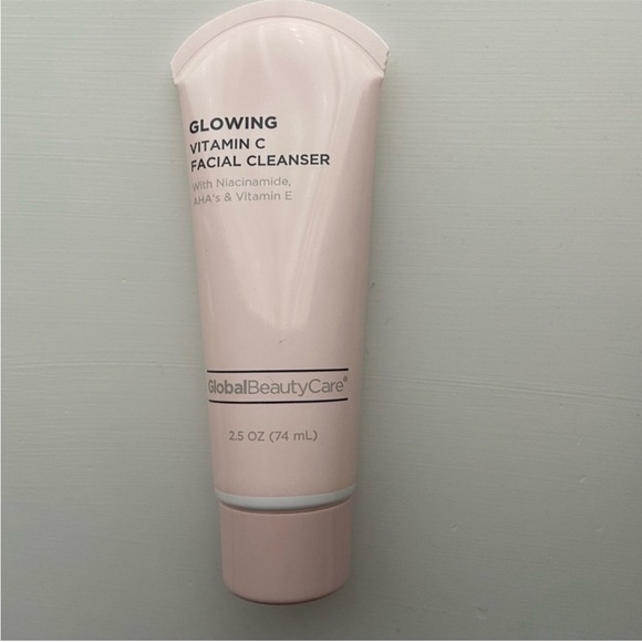 Global Beauty Care Glowing Vitamin C Set 3 pc-eye cream, cleanser and skin cream - Picture 6 of 7